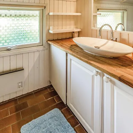 Dom wakacyjny Three-bedroom In Skalskor Skælskør