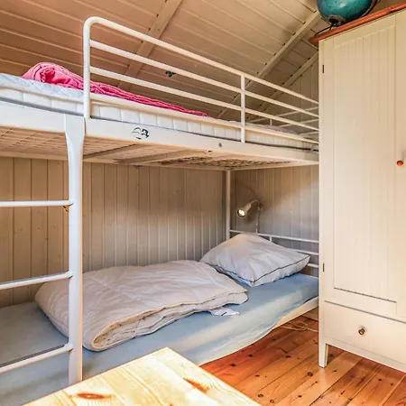Сasa de vacaciones Three-bedroom In Skalskor *