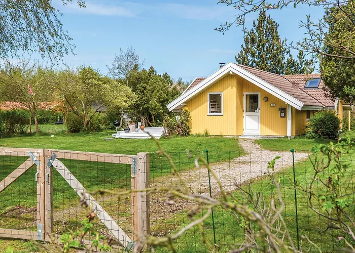 Casa de Férias Three-bedroom In Skalskor *