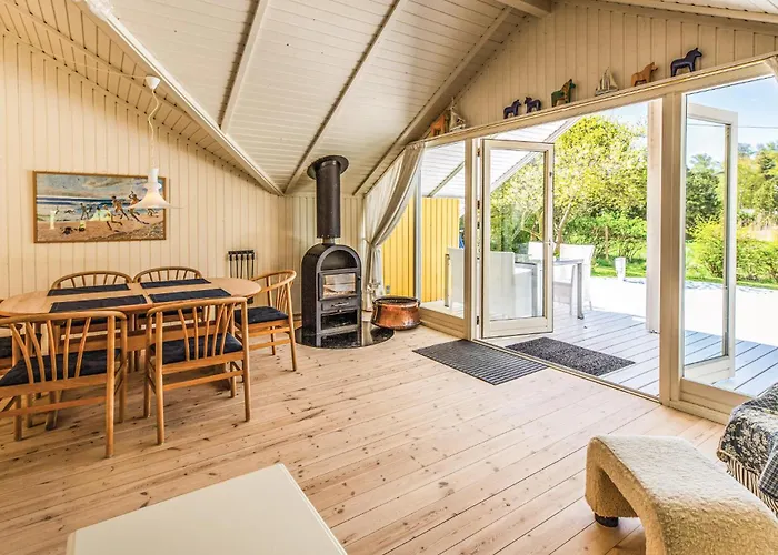 Casa de Férias Three-bedroom In Skalskor Skælskør